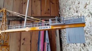 Стройка в масштабе. Демонтаж башенного крана.