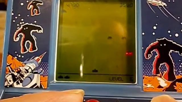 Arcade Classics Space Invaders! Mini Arcade Game! смотреть онлайн