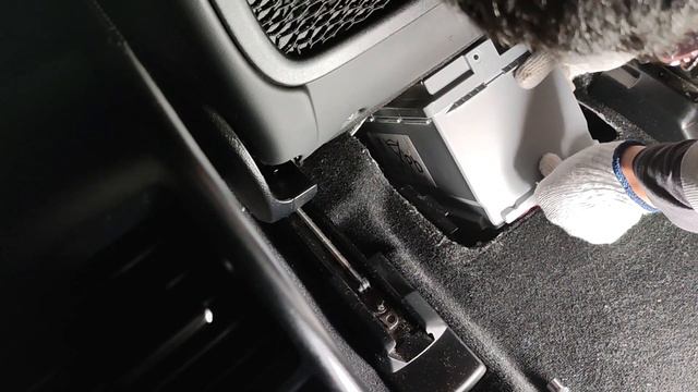 Mercedes Benz SUV GLE350d main battery replacement/battery change (Other model GLE/ML is similar) смотреть онлайн