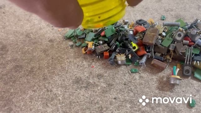 Заработок денег на мусоре. Минск. Витёк мусорщик