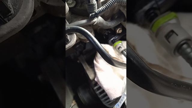 Как снять шланг с топливной рейки renault duster? Замер давления. смотреть онлайн