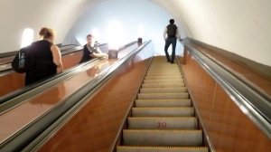 Москва.Метро.Переход со станции Театральная на станцию Площадь Революции.