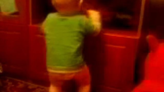 малышь танцует смотреть онлайн