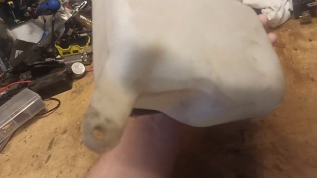 Задний омывательный бачок на Форд Скорпио 86г. Запчасти на форд скорпио 86г. Очистка окон. омывател смотреть онлайн