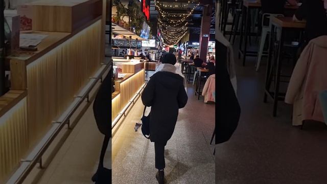 В фудмолле Привоз можно вкусно есть и затариться на рынке #фудкорт #рынок #москва #еда