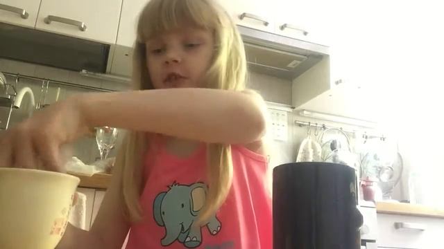 Фокус! Как вода превратилась в лед за секунду! смотреть онлайн