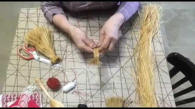 Мастер-класс от руководителя творческой мастерской "Ассорти" Сажиной Т.Н. "Игрушки из соломы" смотреть онлайн