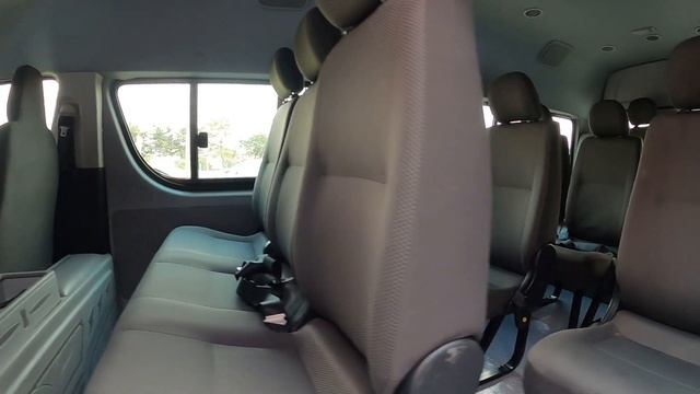 รถตู้ มือสอง Toyota Hiace 2.7 COMMUTER (ปี 2012) VVTi Van MT ตู้เบนซินมือสอง MODEL.- смотреть онлайн