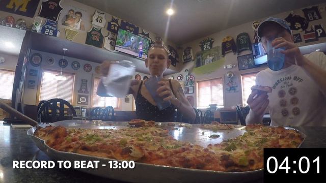 EATING LIKE A GIRL TO WIN $100 - King Kong Team Pizza Challenge - Chet & Matt's Pizza (Sandusky, OH смотреть онлайн