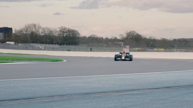 Christian Horner explains why they chose Oracle | Oracle Customer Spotlight смотреть онлайн