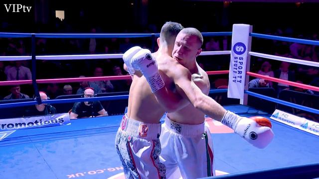 Jake Abrol v Georgi Velichkov on VIP's Blackpool show at the Winter Gardens (13.5.2023) смотреть онлайн