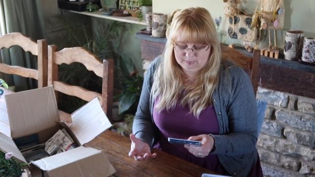 Massive Derwent art supplies haul; unboxing with 1st impression reviews. New art materials! смотреть онлайн