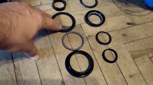 Как установить вилку с прямым штоков в конусный рулевой стакан.