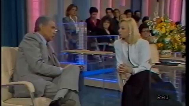 Enzo Tortora a Raffaella Carrà: «In carcere da innocente ho avuto paura di ammattire» смотреть онлайн