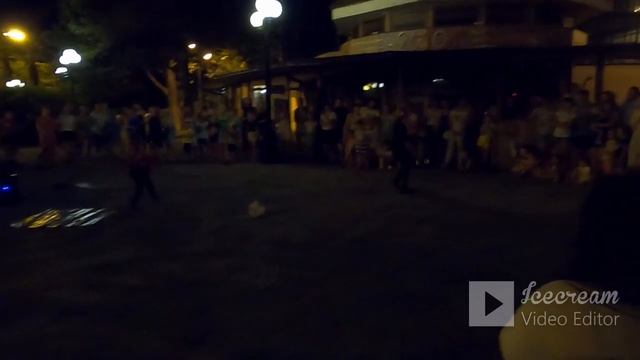 ?ЛАЗАРЕВСКОЕ СОЧИ.Огненное шоу и малюсенькая прогулка по центру через 