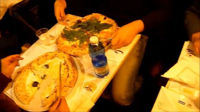 Napoli pizzeria, tutti vicini - vicini смотреть онлайн