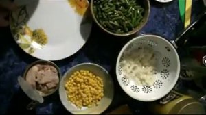 Салат с печенью трески и спаржевой фасолью