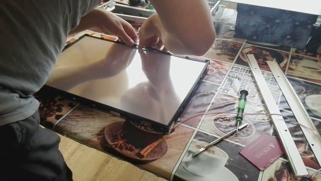Замена CCFL ламп подсветки на LED светодиодную подсветку в мониторах и телевизорах смотреть онлайн