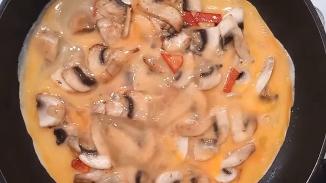 КЕТО#День 5/Интервальное голодание 21:3/Омлет с грибами и сыром/Салат