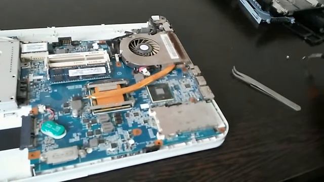 Open/Repair/Clean Sony Viao PCG-61312W Laptop смотреть онлайн