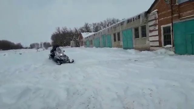 Покатушки на снегоходе с папой смотреть онлайн