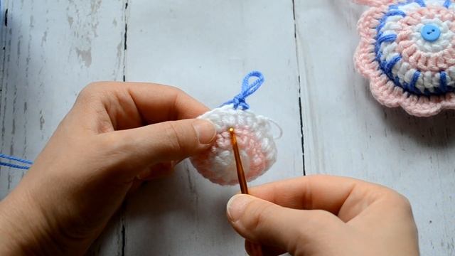 Мастер-класс по вязанию крючком сувенира Весенний цветок смотреть онлайн