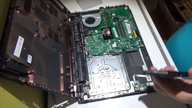 Acer Aspire E5 573 Otwieranie, wymiana HDD na SSD | Disassembly, Swap HDD to SSD смотреть онлайн