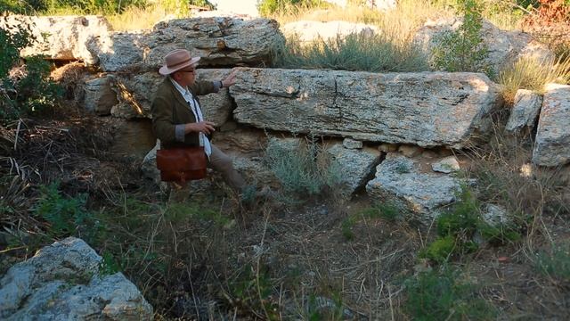 Путешествие по хоре Херсонеса. Усадьба 352 или 33 богатыря смотреть онлайн