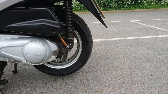 HONDA FES125 PANTHEON смотреть онлайн