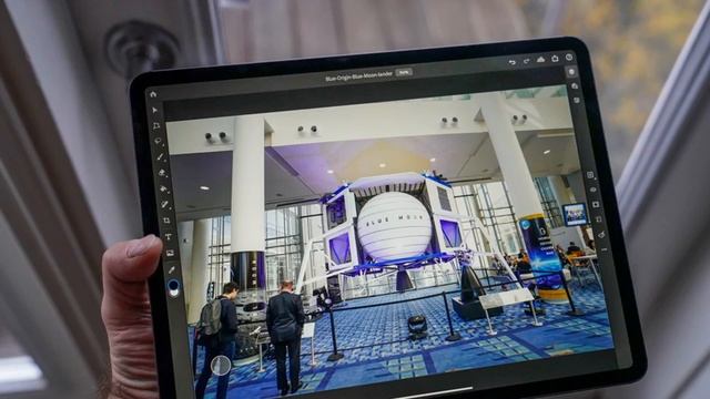 Adobe Photoshop arrives on the iPad смотреть онлайн