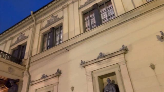 Понаехали из Италии!Бухают в подворотне! А в Питере холод собачий. смотреть онлайн