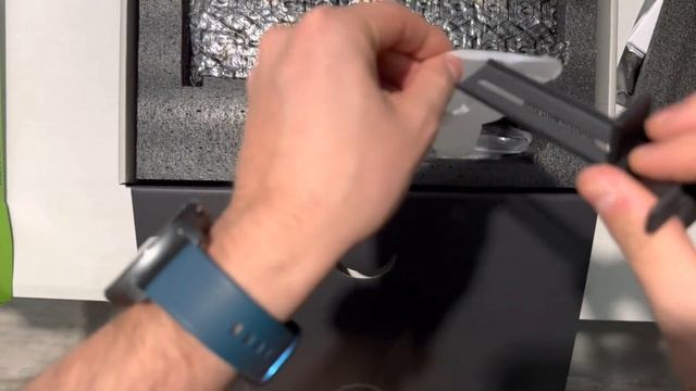 Zotac GeForce RTX 4070 Ti Trinity OC - Unboxing смотреть онлайн