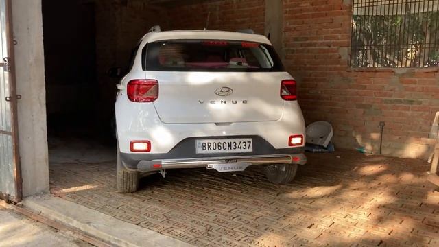 First time garage se car nikalate hue || Hyundai venue || смотреть онлайн