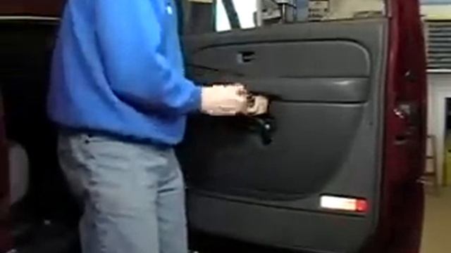 How to Replace Side View Mirrors 03-06 GMC Sierra смотреть онлайн