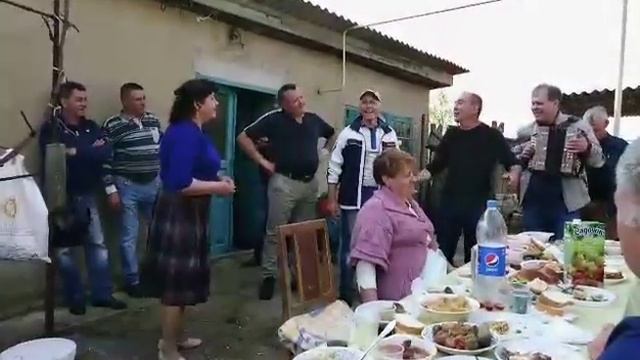 Марина на своем Дне Рождении, со Степой танцует барыню, Гиржу играет на гармошке смотреть онлайн