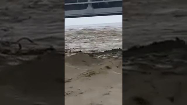 Потоп в Сочи машину вынеслов открытое море смотреть онлайн