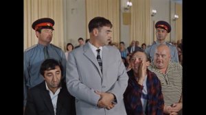 А он не может сесть