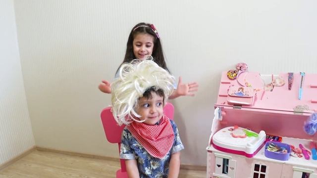 Какая прическа лучше? Парикмахерская для детей! смотреть онлайн