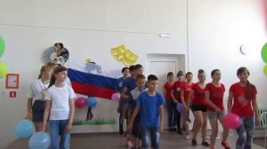 Флешмоб    ко Дню России в летнем лагере Театр  «Закулисье»  в  средней школе села Кротово