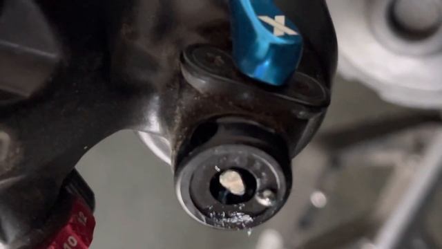 2022 Fox Float X, lack of a Compression knob смотреть онлайн
