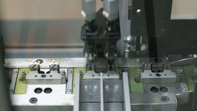 How are LEGO Minifigures Made? | LEGO Factory Behind The Scenes смотреть онлайн