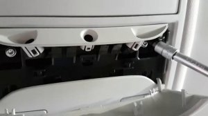 Как поменять лампу салона на Октавии a7