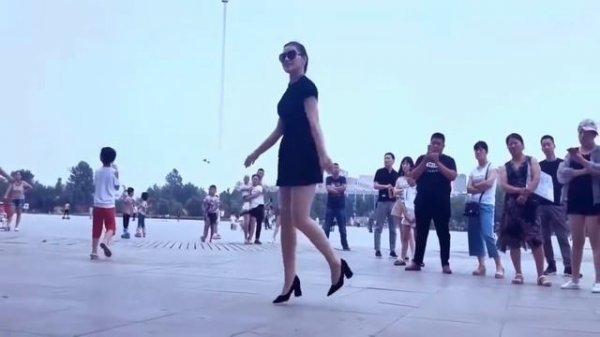 Шафл на каблуках ? танцует красавица Цинцин Qingqing