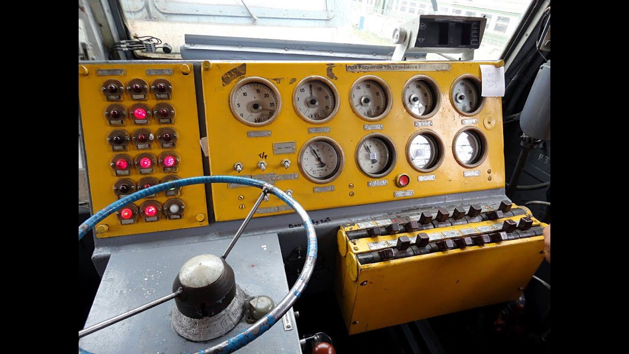 Устройство и работа электровоза ВЛ80Р/Device and operation of the VL80R electric locomotive. смотреть онлайн