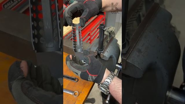HOW-TO: CHEESE GRATER-STYLE UPPER HANDGUARD смотреть онлайн