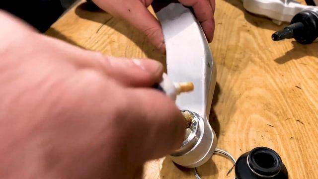 Как продлить жизнь шаровым опорам смотреть онлайн