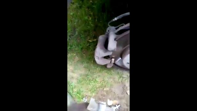 Замена задних колодок на Peugeot (Пежо) 308 смотреть онлайн