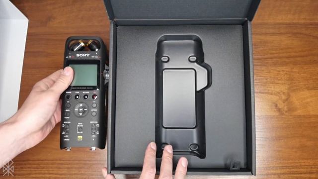 Рекордер Sony PCM-D10 - РАСПАКОВКА и внешний вид смотреть онлайн