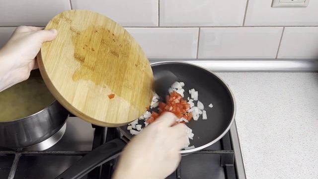 КАК ПРИГОТОВИИТЬ РОЖКИ С ТУШЕНКОЙ НА СКОВОРОДЕ? Вкусное, простое и быстрое блюдо на обед и ужин смотреть онлайн