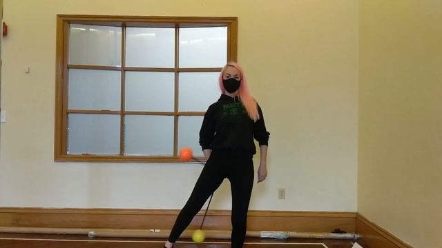 Poi Tutorial: Two Poi One Hand Under-The-Legs Tutorial смотреть онлайн